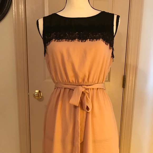 Forever 21 Dresses & Skirts - Forever 21 dress blush with black lace. Medium
